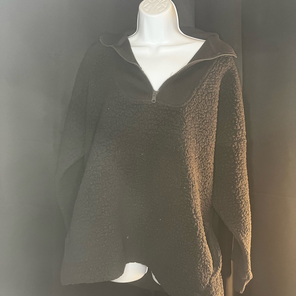 Aeri Sweater